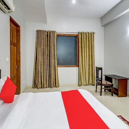 Hotel O Tokyo Chinhat ภายนอก รูปภาพ